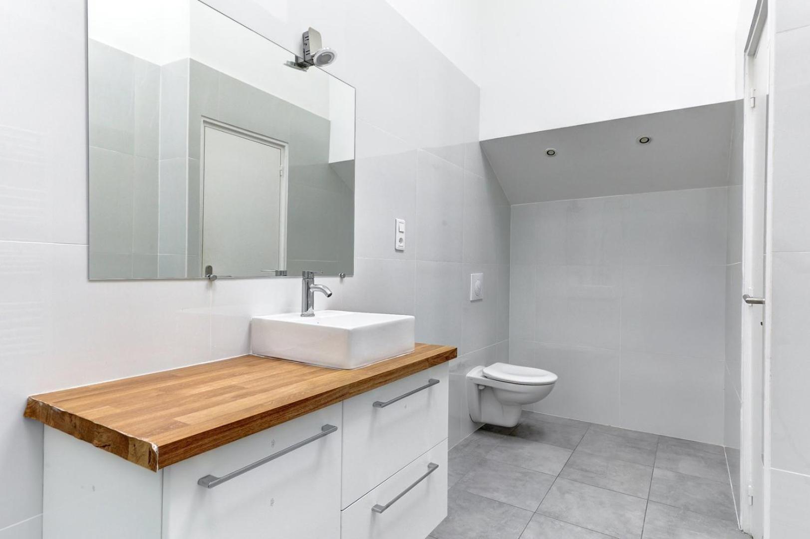 Tbs 194 - Elegant In Parigi